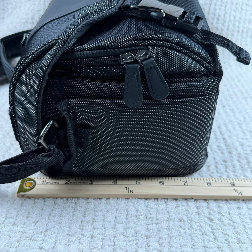 Nikon Camera Case 17001 Black Ballistic Nylon Padded Shoulder Bag DSLR Accessory